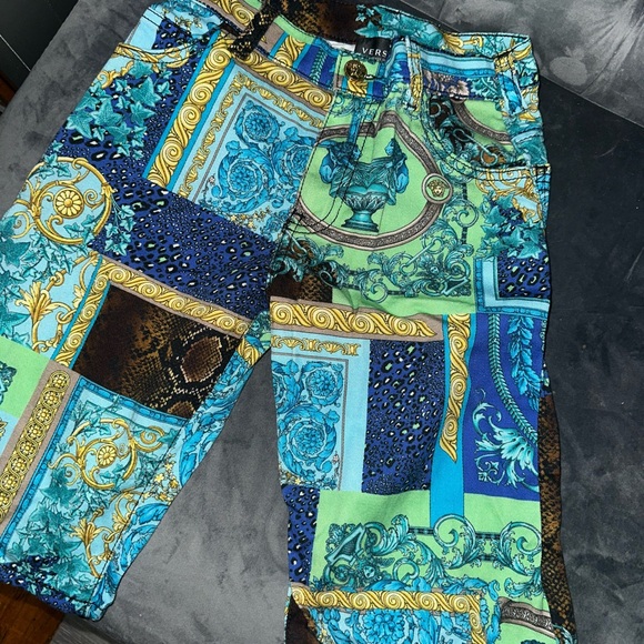 Two pc set - Picture 8 of 9